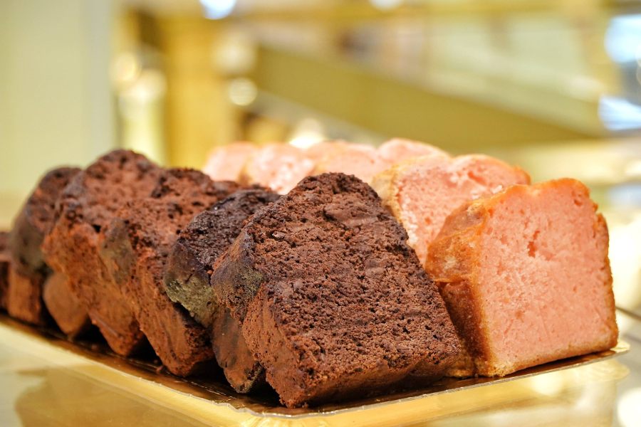 What’s Christmas without cakes? The tea cakes here have two flavours to offer — rose cake and chocolate cake. The rose cake has crystallised rose petals and is soaked in rose syrup. The chocolate cake is made with dark chocolate and is soaked in cacao syrup. The tea cakes are priced at Rs 195 per slice, and Rs 995 for a loaf