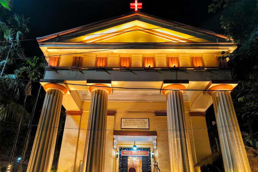 The 98-year-old Greek Orthodox Church in Kalighat has been lit up ahead of Christmas as a part of a citizens’ project by Mudar Patherya