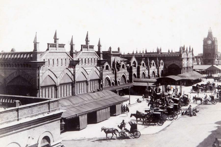 Christmas shopping had only one address — Sir Stuart Hogg Market, later renamed New Market