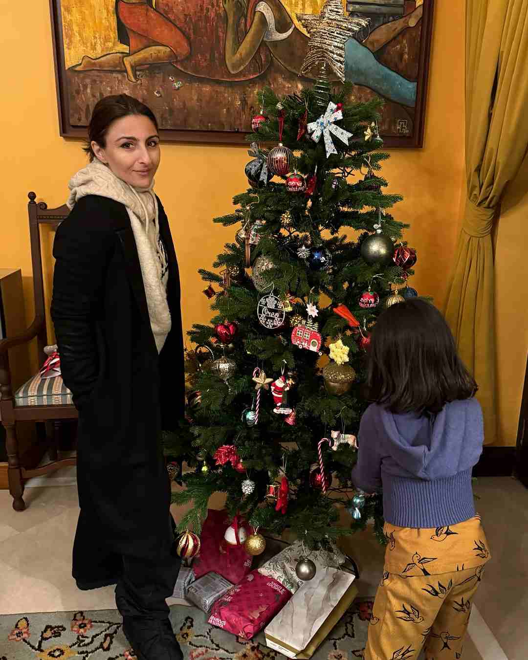 Actress Soha Ali Khan shared pictures of her Christmas celebration at home with her seven-year-old daughter, Inaaya Naumi Kemmu. The actress is set to star in Amazon Prime Video’s Chhorii 2.
