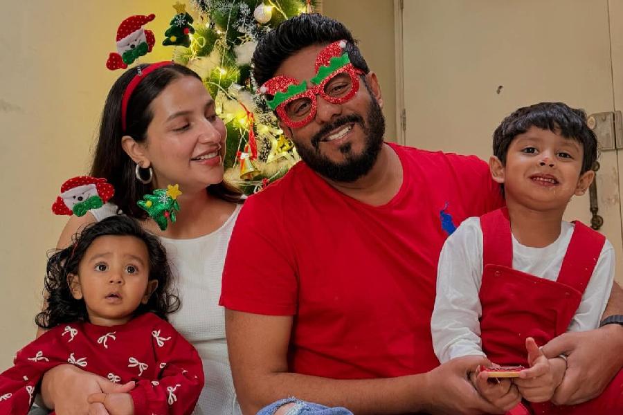 Subhashree Ganguly and Raj Chakrabarty spend Christmas with their children Yaalini and Yuvaan