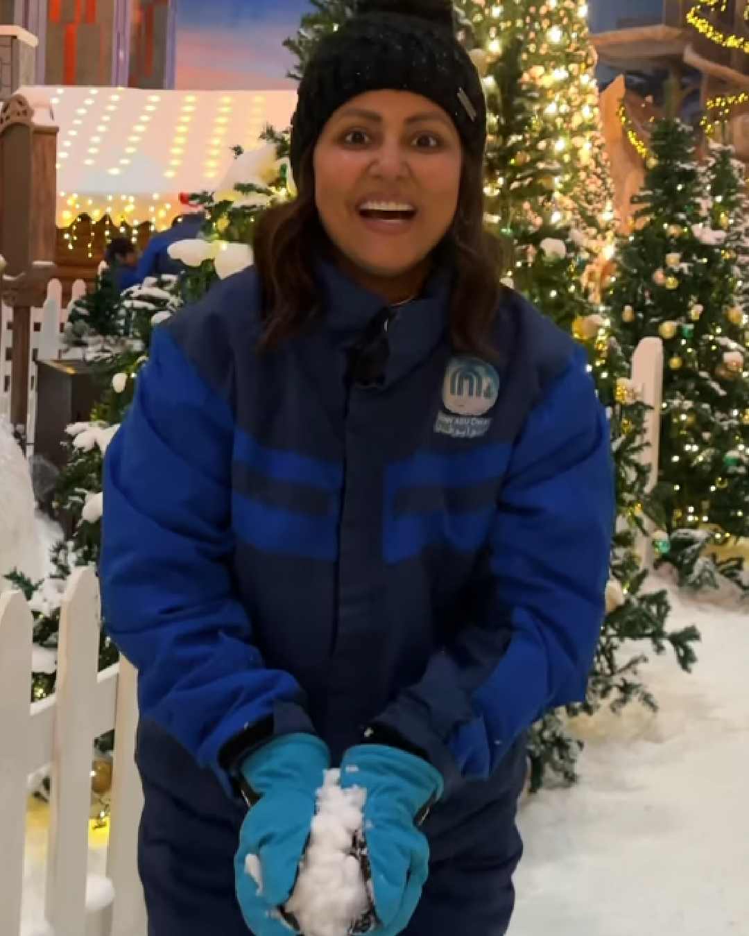 Dressed in a jacket, beanie and gloves, Hina Khan played with snow. The actress was diagnosed with stage 3 breast cancer in June. 