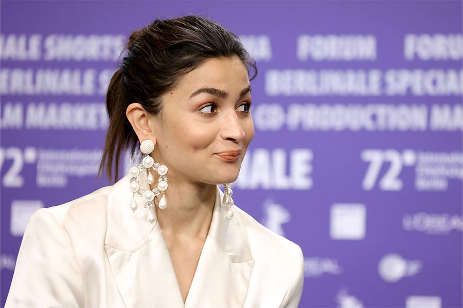 “When I’m depressed, I only talk to Katrina [Kaif], not even Ranbir [Kapoor],” shares Alia Bhatt on her new show