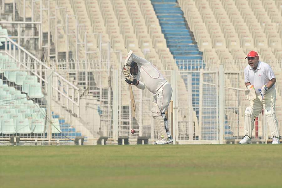 Led by Amit Sengupta, UK in India batted first and were skittled out for 88 in 18.5 overs. Extras top scored with 32, with only one of the batters, Dipankar Sharma, reaching double figures. For India in the UK, all six of their bowlers were among the wickets, with Surajit Lahiri and Ayon Hazra picking two each
