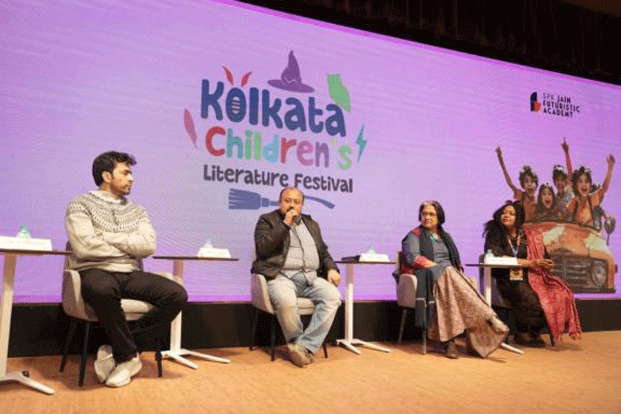 Abir and filmmakers Sudeshna Roy and Abhijit Guha spoke on children's literature in Bangla cinema.
