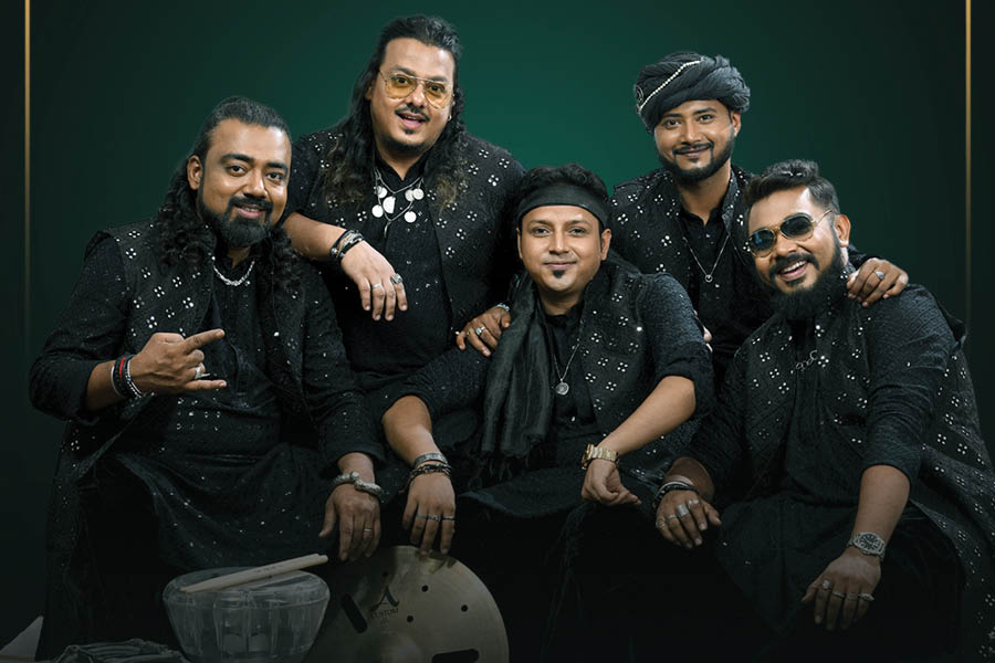 (L-R) Victor Mitra, Pinaki Ranjan Dawn, Krsna Dwaipayan Mukherjee, Debarshi Das and Shibankar Paul of 'Humsufi', the popular Sufi band from Kolkata