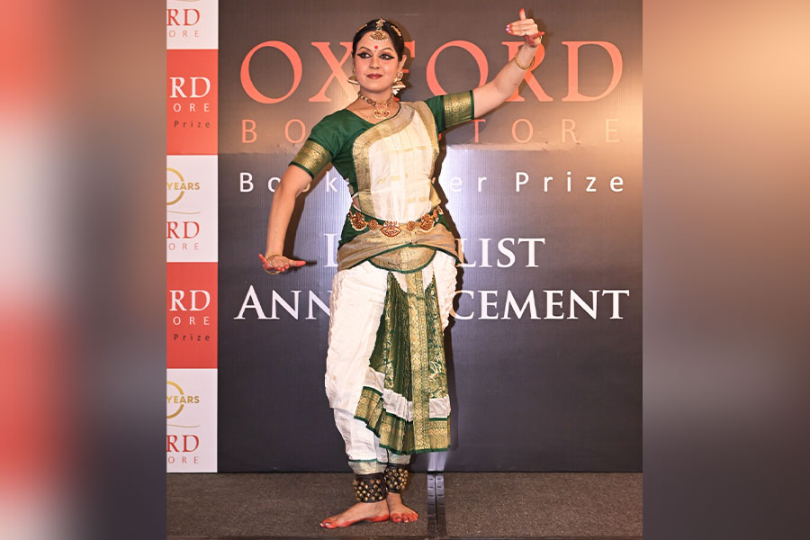 Dancer Arupa Lahiry performing at the event