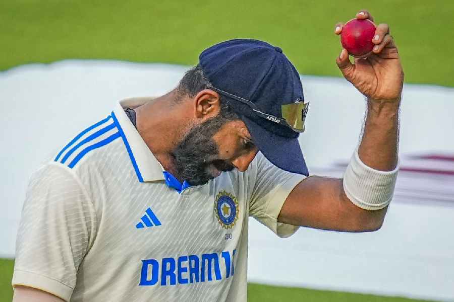 India vs England  Yashasvi Jaiswal's double ton, Bumrah's six-wicket haul  leave England struggling in Day two of second Test - Telegraph India