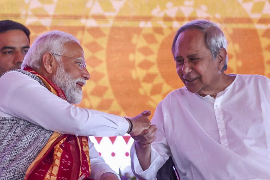 Narendra Modi Prime Minister Narendra Modi Calls Odisha Chief Minister Naveen Patnaik Mitra 7925