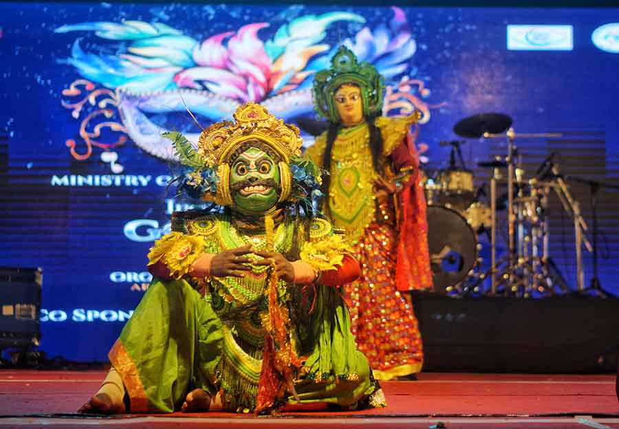 Chhau dancers from Purulia enthralled the audience with a ‘pala’ of Mahishasurmardini