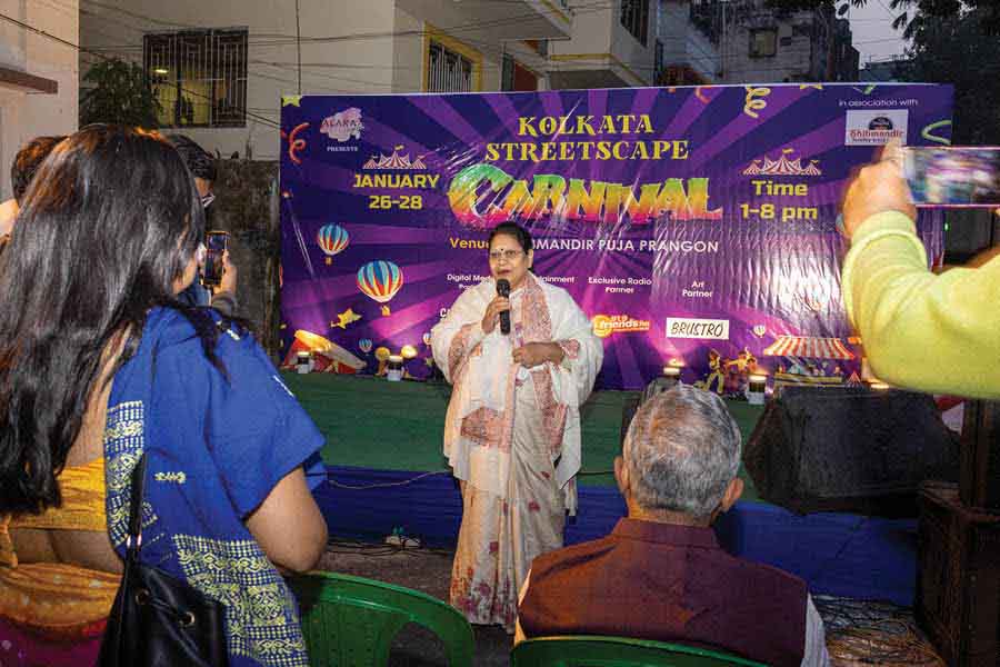 Mala Roy at the inauguration of the event