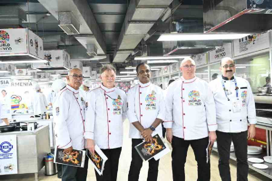 (L-R) Chefs Garth Strobel, Steve Munkley, Manjunath Mural, Henri Brosi and Sanjay Kak supervised the grand finale round.”There are so many countries here from all around the world and the YCO is a wonderful platform because it gives them all a chance to come up here and shine. When you take 60 countries and whittle it down to 10, you know you’ve got the 10 best. And youngsters are our future, so it’s good inspiration to keep going. I think the integration between the contestants, the camaraderie, and the supporting and helping each other is really what I like to see,” said Chef Munkley.            Chef Kak said: “There was lots of innovation and simplicity, as well as excellent use of ingredients and cooking techniques.”