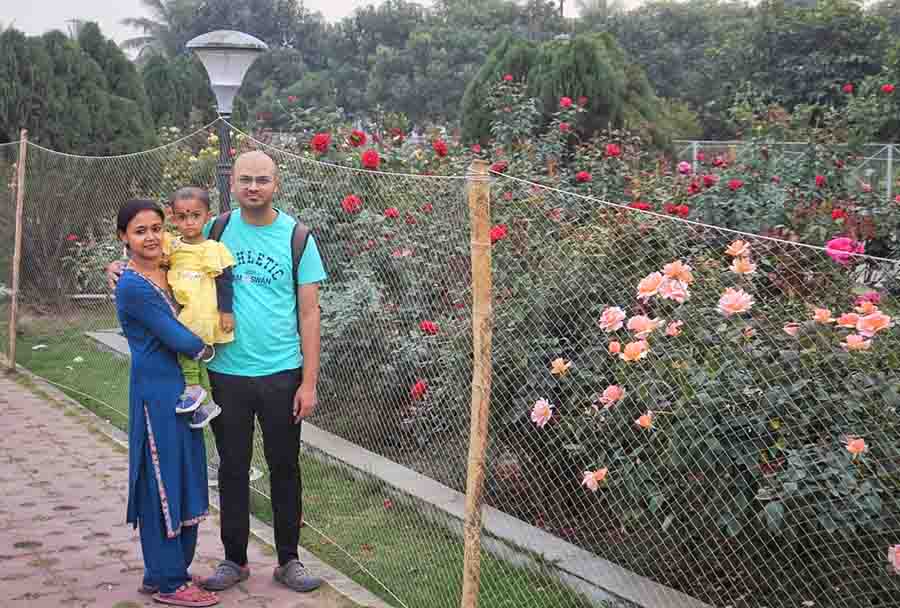 For Dip and Anamika Banerjee, Eco Park’s Rose Garden holds nostalgic significance in their love story. ‘When we started dating, we used to celebrate Rose Day by visiting this place. Returning with our two-year-old daughter, Naomi, brings back so many memories,’ he said 