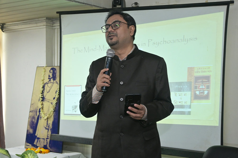 Amrit Sen analysed two novels of Henry Fielding at length