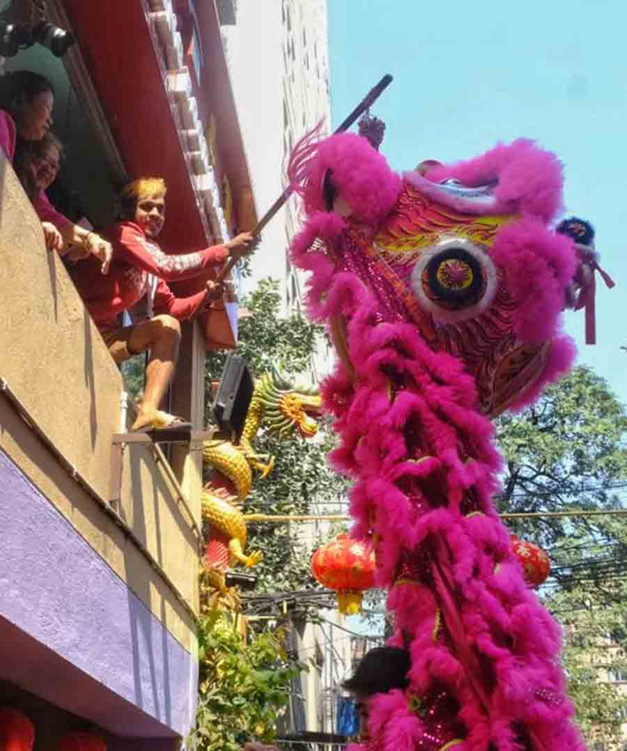 The Dragon is considered as a ‘symbol of power, strength and good fortune’. Many Chinese families also consider that children born in the Year of the Dragon to be ‘especially auspicious’