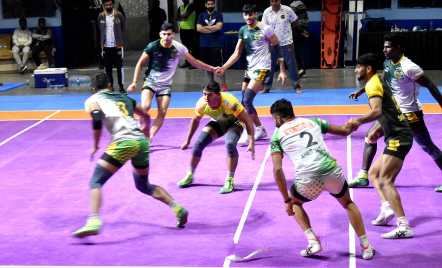 Team Bengal Warriors practise at Netaji Indoor Stadium ahead of Pro Kabaddi League. Pro Kabaddi League is all set to make a grand return to the City of Joy, home of the Bengal Warriors, after four years.
