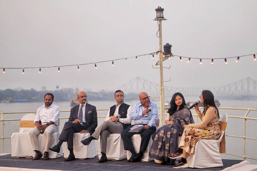 The panel comprised (L-R) Shubhodip Ghosh, K Mohanchandran, Saumitra Mohan, Sumit Ray, Rishika Das Roy and Monica Khosla Bhargava.