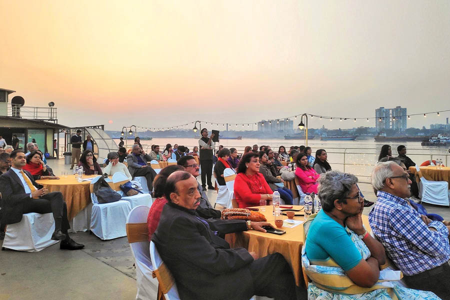The Bengal Paddle was hitched between the Howrah bridge and the Vidyasagar Setu, with a golden sunset for company. 