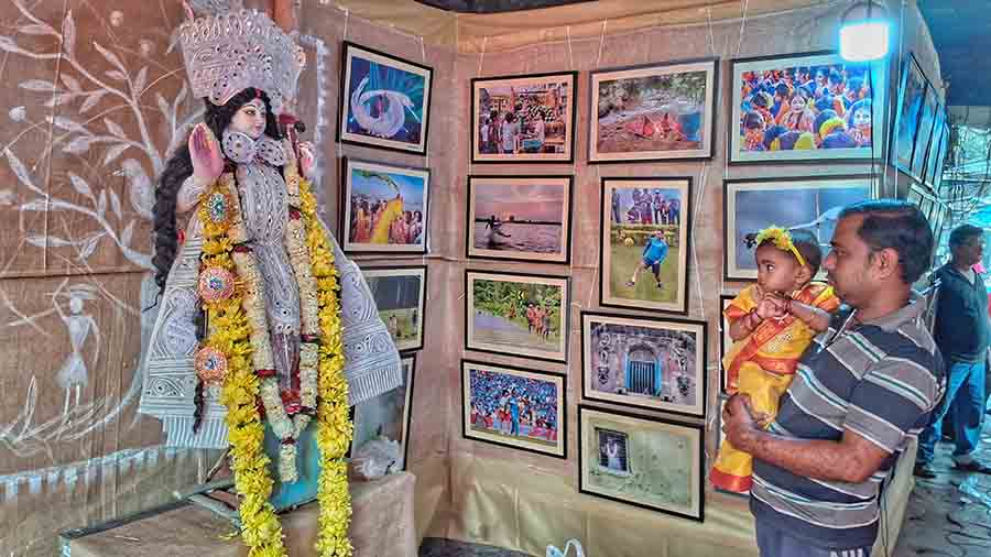 Kolkata Press Photographers Association held a street photo exhibition at Esplanade on Wednesday  