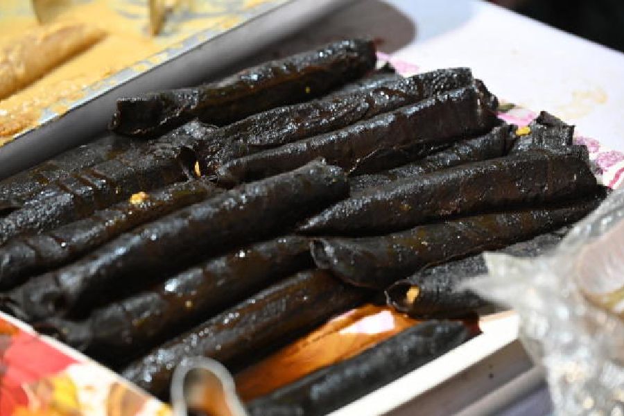 The Telegraph found the answer to getting pithe even when it is not pithe season. Pithe Bilashi's stall was buzzing with sweet tooths. From chocolate flavoured patishapta to pooli pithe, the sweetmakers sell pithes all year round.