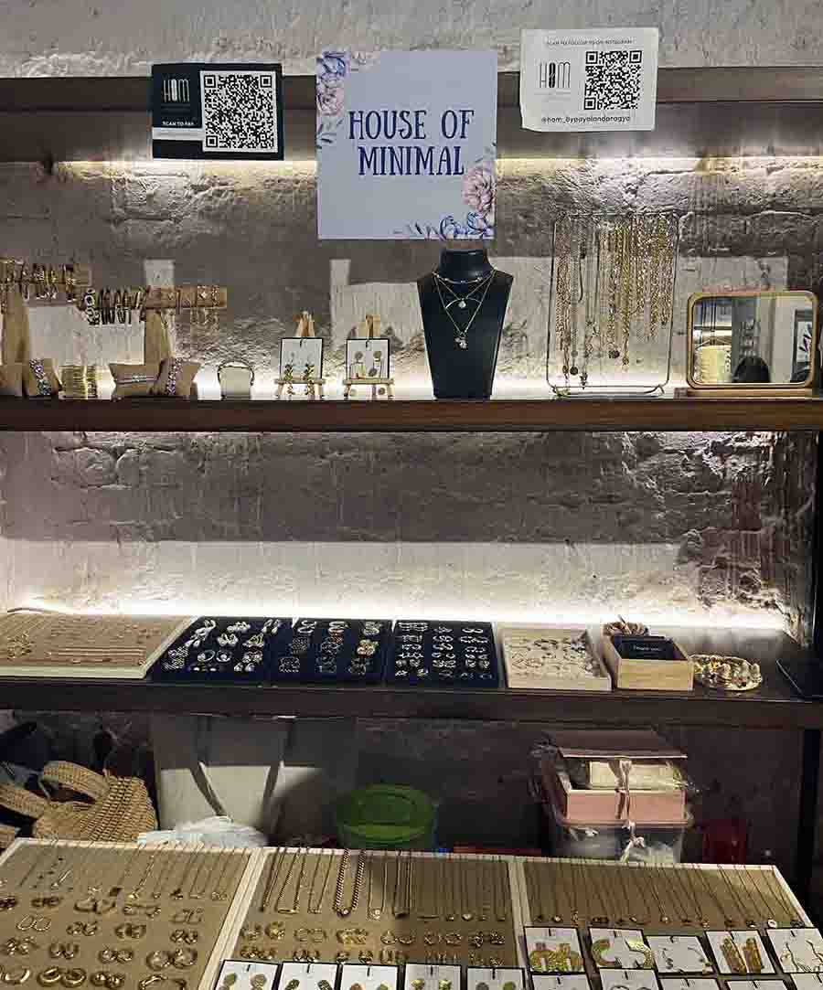 House Of Minimal by Payal & Pragya displayed a stunning collection of contemporary jewellery that included pieces crafted from precious stones, gold-plated and stainless materials