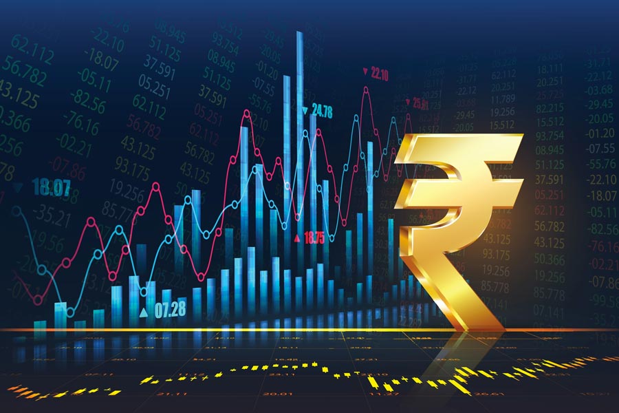 Currency | Rupee rises 4 paise to 83.06 against US dollar in early trade -  Telegraph India