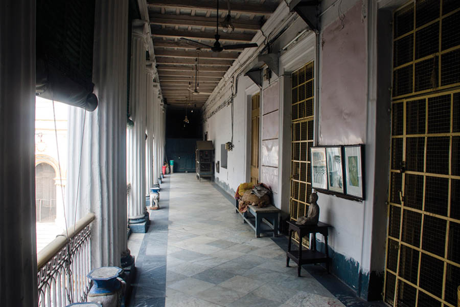 The long corridors of Khelat Ghosh Mansion