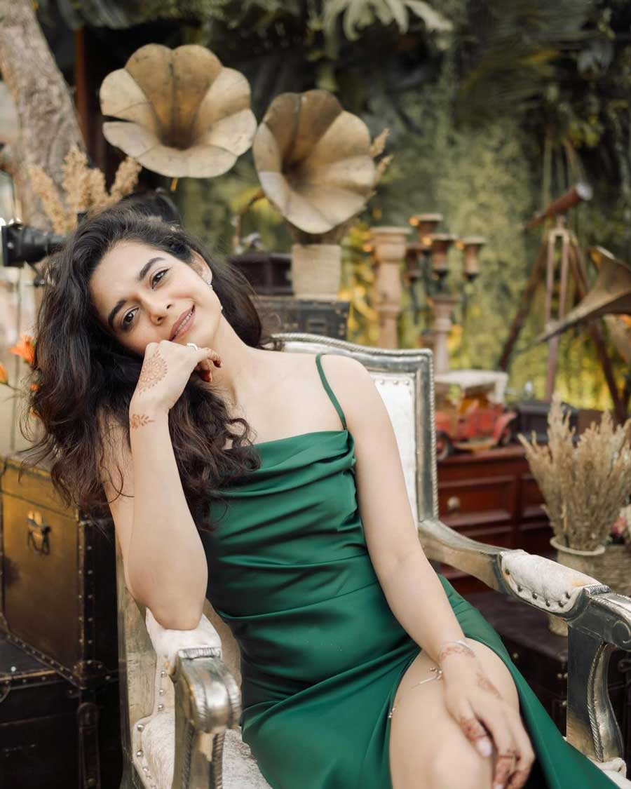 The 31-year-old actress, who recently starred in the family drama Tribhanga alongside Kajol, looked stunning in a dark green thigh-split gown with spaghetti straps and a cowl neck.