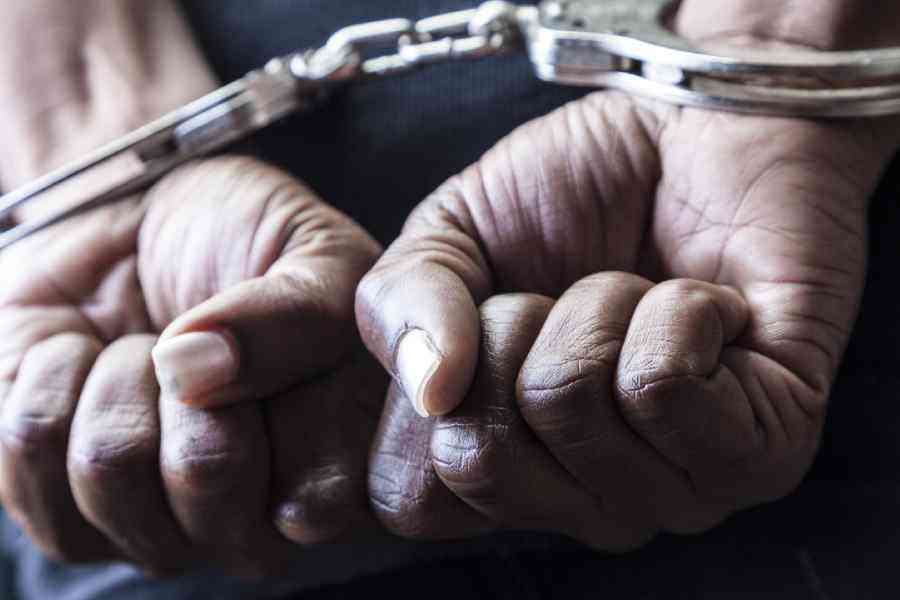 police | Gujarat: Five senior cops among 19 booked in kidnapping, extortion  case of Kutch firm staffer - Telegraph India