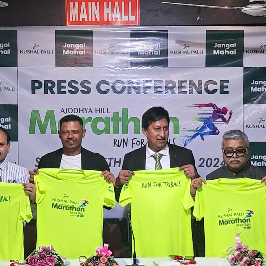  Former Mohun Bagan player and Brazilian footballer Jose Marcio Barreto Ramires announces the 1st ever Ayodhya Hill Marathon - Run For Tribals, at a media meet on Friday. Kushal Bharat Group, known for leading industries and hospitality business operating in and around Purulia and Jangalmahal areas has planned the innovative marathon on February 25 in association with SBI. The message of the event ‘Run for the welfare of tribals’