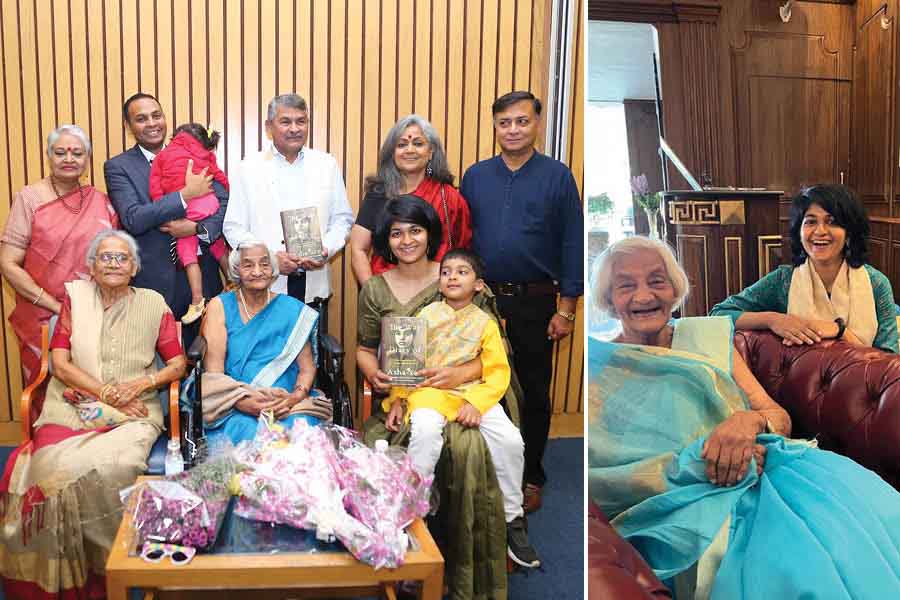 Lieutenant Sahay Choudhry with her family and (right) granddaughter-in-law Tanvi Srivastava