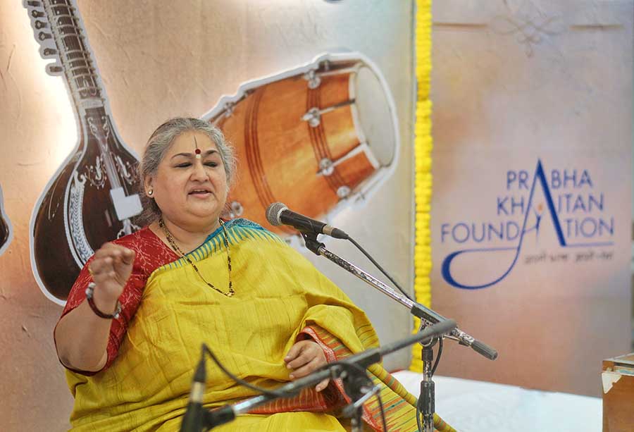 Shubha Mudgal kept true to the Saraswati Puja dress code with a vibrant yellow sari at a concert hosted by Prabha Khaitan Foundation, a non-profit trust dedicated to socio-cultural welfare and humanitarian causes, at Jai Hind Bhavan in Kalighat on February 14. The Hindustani classical singer, who has been honoured with a Padma Shri, began with a Saraswati Vandana, followed by some special folk songs from her birthplace in Uttar Pradesh. She flawlessly hit the highest and lowest notes, keeping the audience spellbound