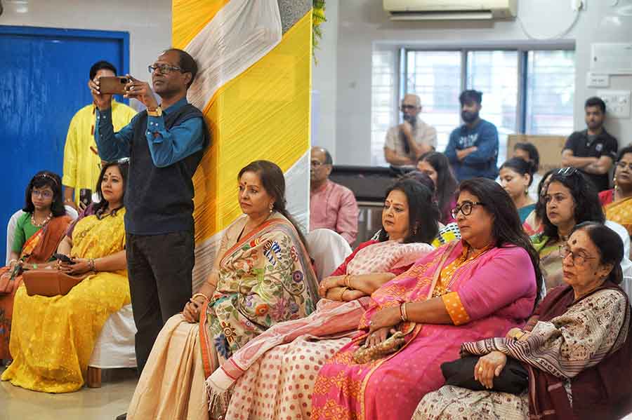 Attendees from Prabha Khaitan Foundation and Ehsaas Women were present for the show which made their Saraswati Puja extra-special