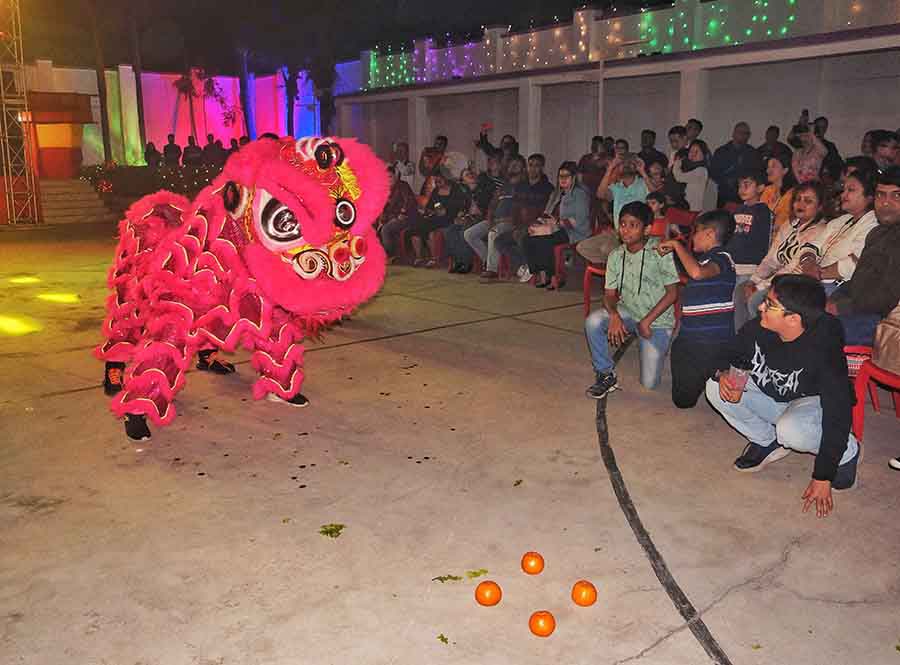  The Kolkata Chinese community in Chinatown, Tangra, welcomed the Year of the Wood Dragon through grand celebrations