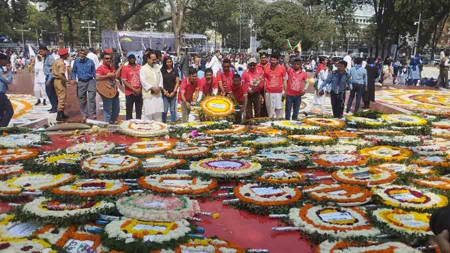 Remembering those who laid down their lives to fight for their mother language, the Bhasha Sutra team laid down a wreath to pay respect