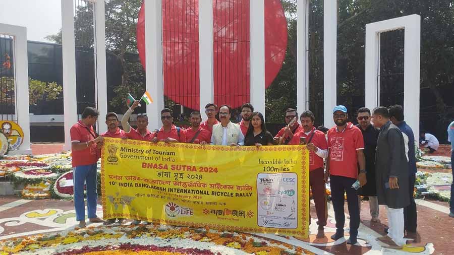 The team from Kolkata travelled over 350km cycle across the India-Bangladesh border to mark International Mother Language Day and to honour the martyrs 