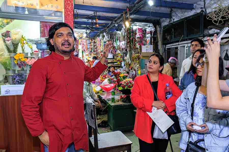 Priyanko also touched upon Kolkata’s love affair with flowers, taking guests through the many flower shops in New Market. ‘These shops send flowers everywhere, from Bengaluru to Bangkok’ 