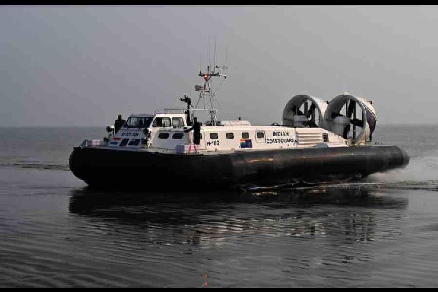 Hovercraft at Ganga Sagar Island