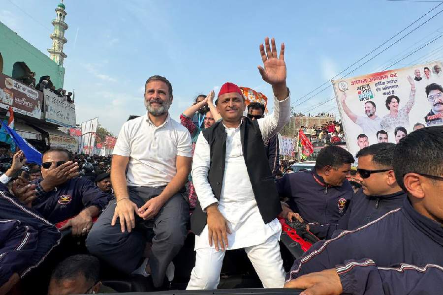 Akhilesh Yadav | Samajwadi Party Chief Akhilesh Yadav Joins Rahul ...