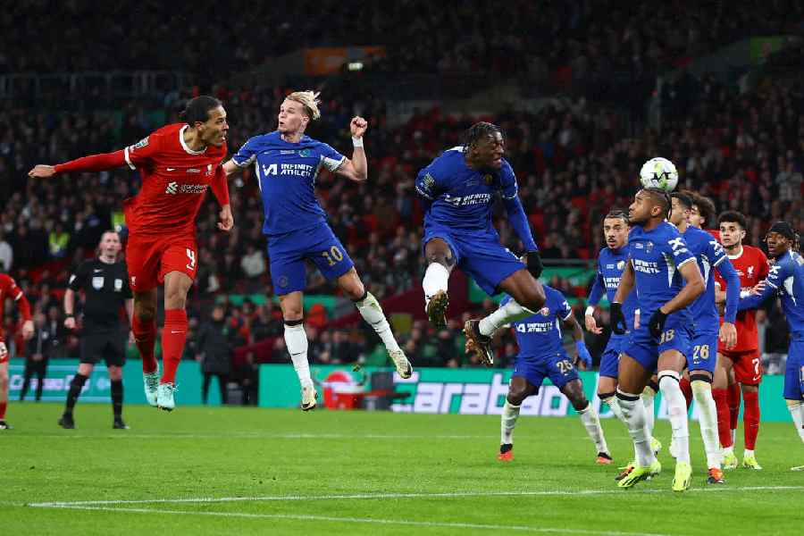 Liverpool | Van Dijk\'s extra-time header seals League Cup victory for  Liverpool against Chelsea - Telegraph India
