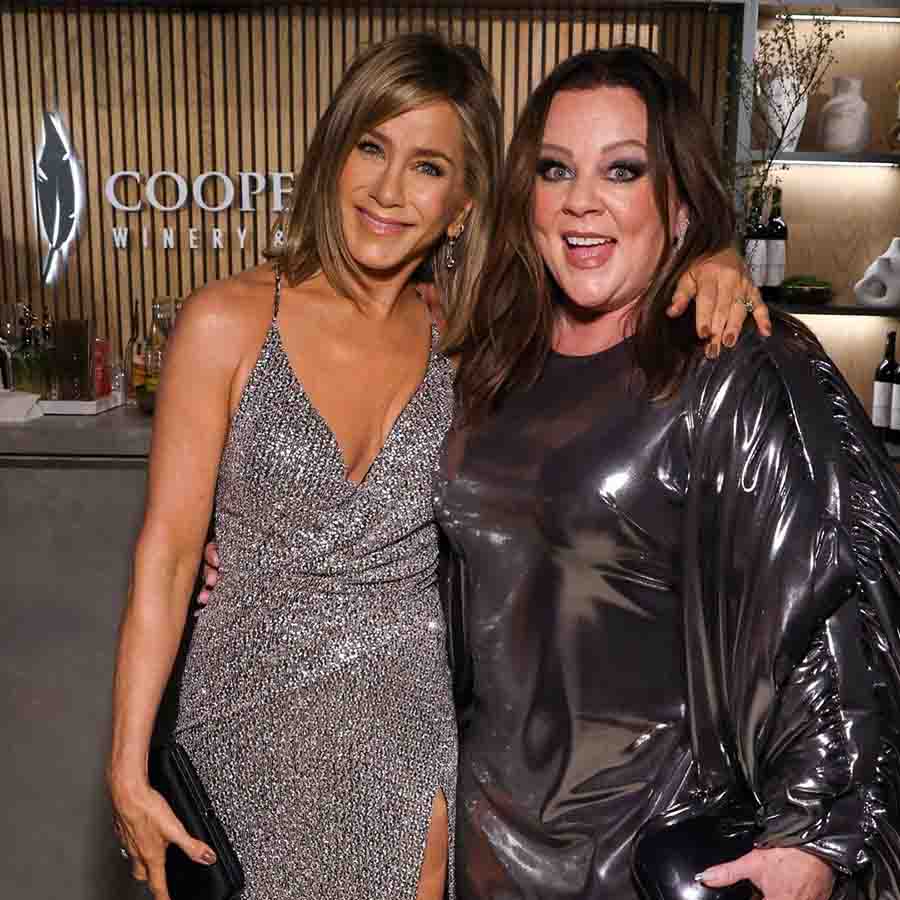 Jennifer posed with Gilmore Girls actress Melissa McCarthy, who engaged in a hilarious skit at the ceremony with Billie Eilish.