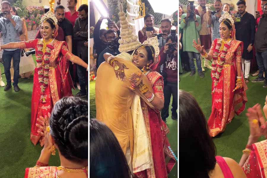 A Swiftie herself, bride Payel Das chose to do an impromptu and adorable little performance for the groom set to Taylor Swift’s ‘Love Story’