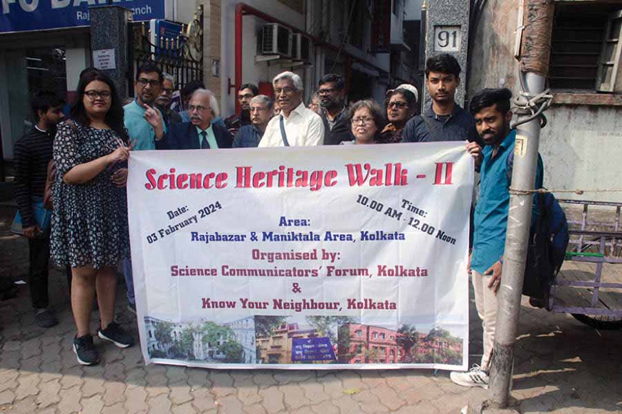 Participants of Science Walk near Rajabazar Science College