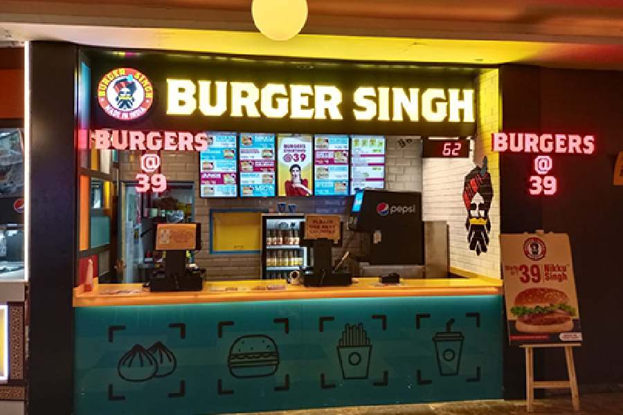 🍔 BURGER SINGH VS BURGER KING 🍔 - YouTube