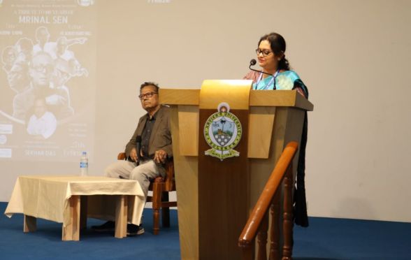 Dr Reshmi Naskar addressing the audience