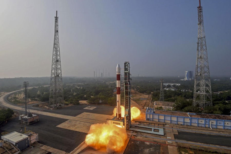 ISRO Heralds 2024 With Maiden X-Ray Polarimeter Satellite To Study ...