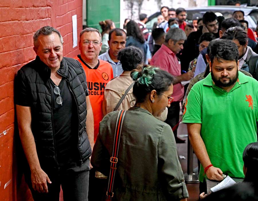 Two special visitors – Andrew Fleming, the British Deputy High Commissioner to east and Northeast India, and chef Shaun Kenworthy – made their way to the bakery to see the Christmas cakes fresh off the oven