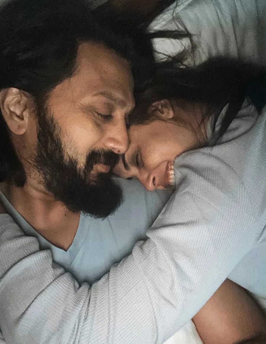 Genelia and Riteish dropped a selfie in matching night suits.