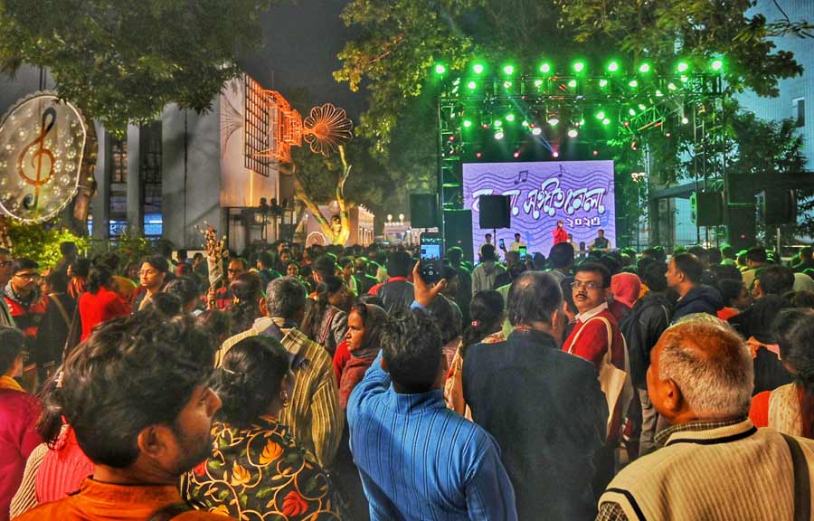 Music lovers gathered at Rabindra Sadan for Bangla Sangeet Mela  