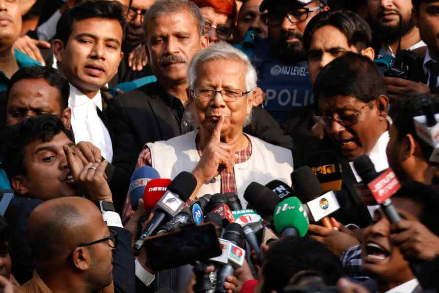 Bangladesh | Bangladesh: Nobel Laureate Muhammad Yunus Sentenced To Six ...